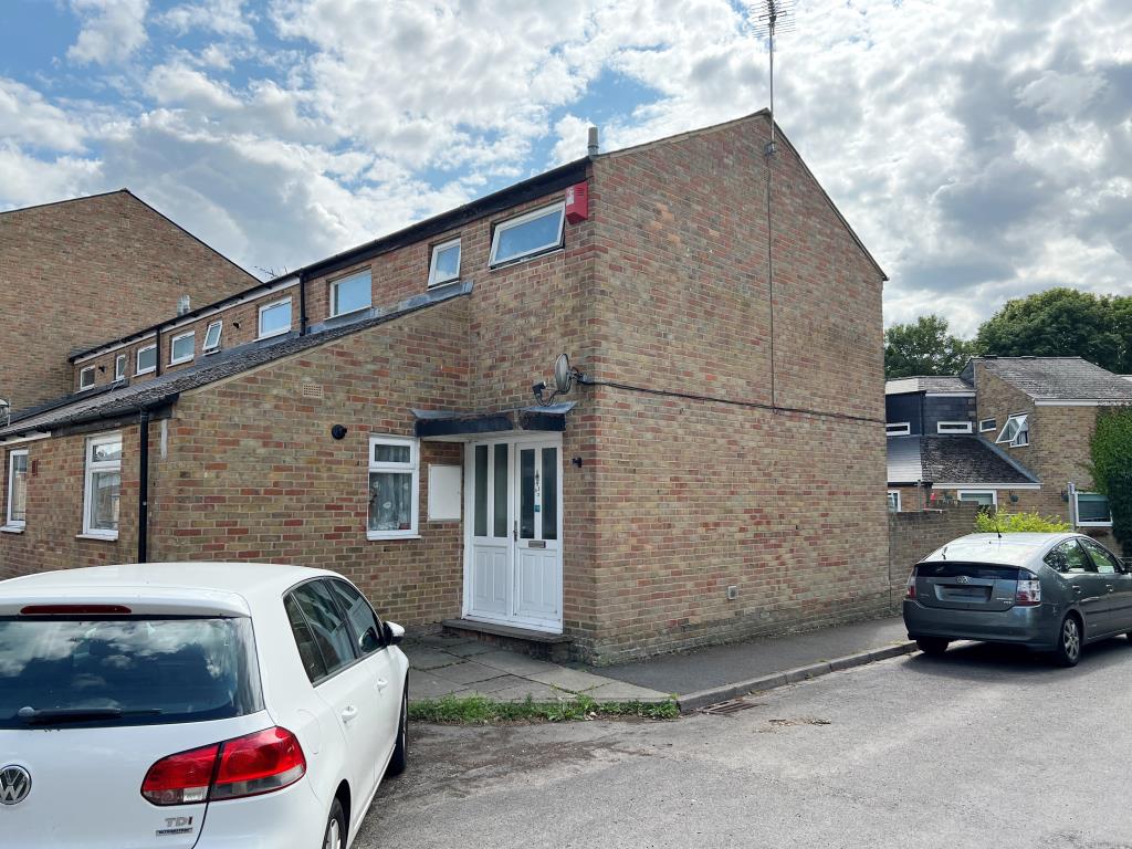 Lot: 86 - FREEHOLD HOUSE FOR INVESTMENT OR OCCUPATION - Two Bedroom House for Sale by Auction Andover Hampshire